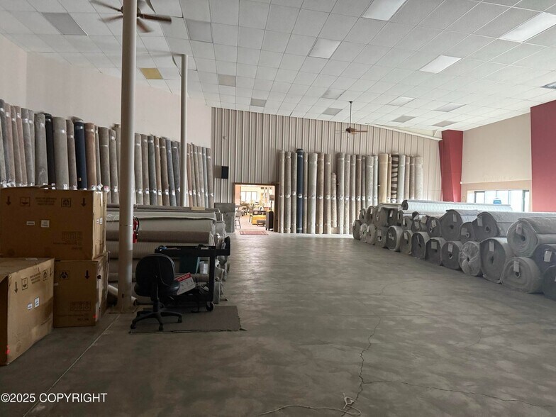 More Photos Of 651 N Shoreline Dr, Wasilla Showroom For Sale