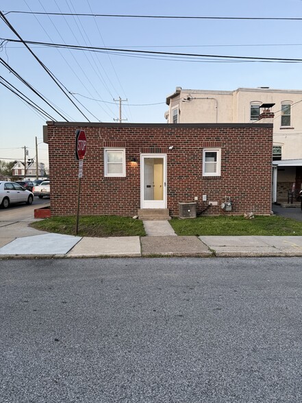 More Photos Of 2216 Macdade Blvd, Holmes Medical For Sale