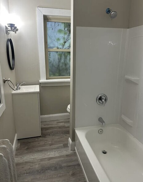 More Photos Of 2252 Grandview Ave, Cleveland Heights Apartments For Sale
