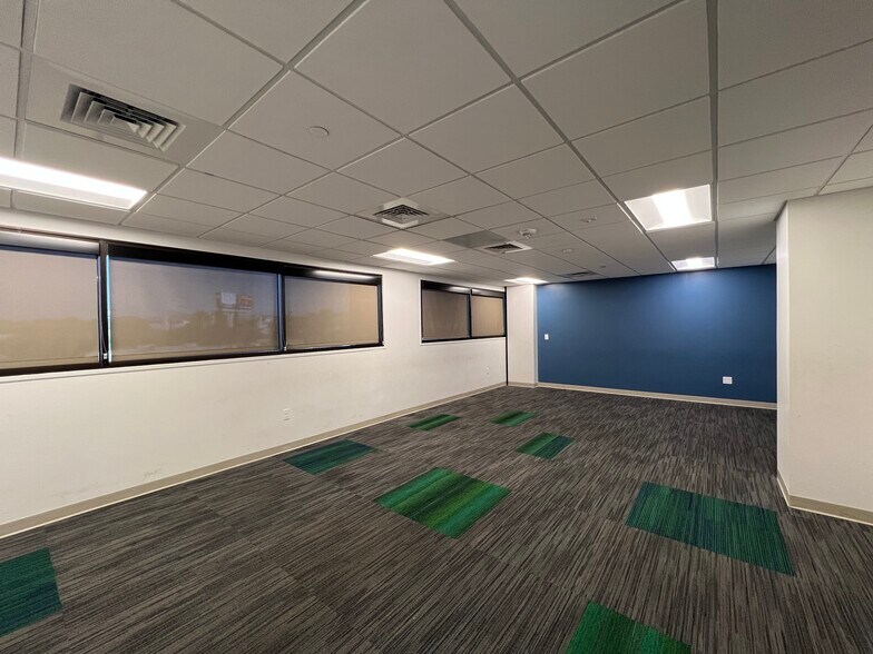 More Photos Of 4300 Centerview, San Antonio Office For Sale