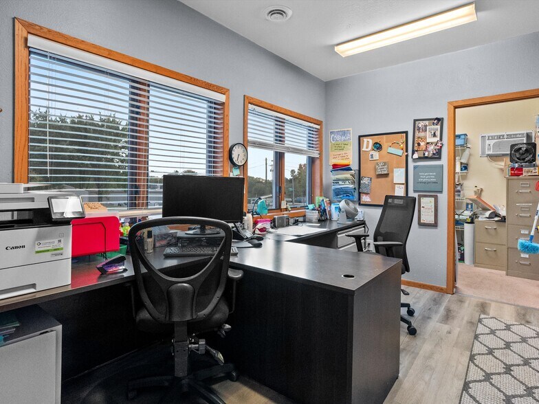 More Photos Of 1017 Laurel St, Marshfield Specialty For Sale