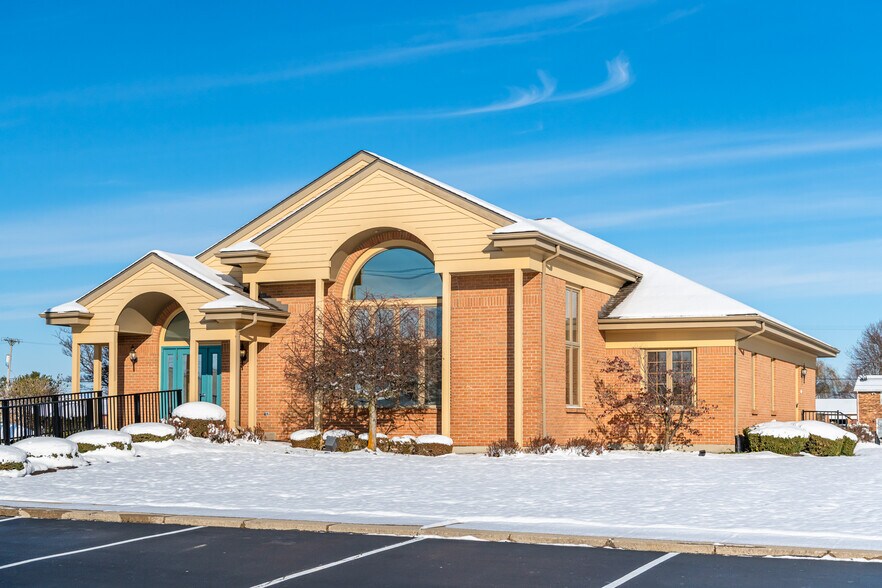Primary Photo Of 1752 W High St, Piqua Medical For Sale