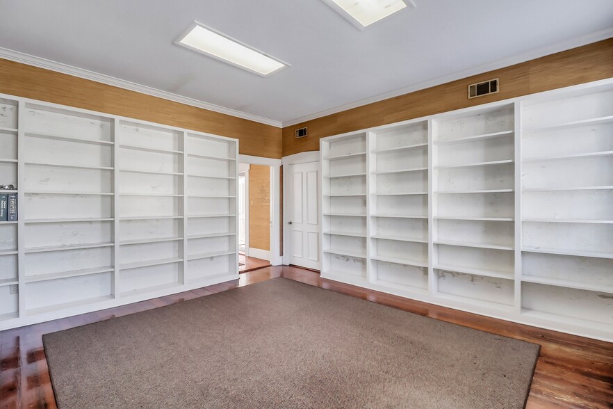 More Photos Of 120-124 W Liberty St, Savannah Office Residential For Sale