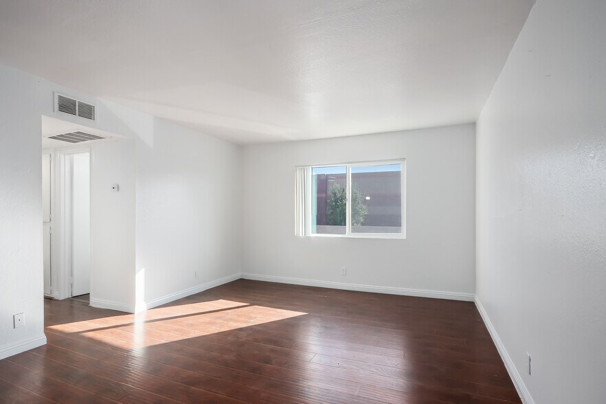 More Photos Of 730 Center St, Henderson Apartments For Sale