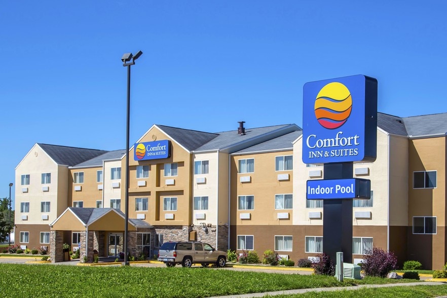Primary Photo Of 214 W 9th St, Coralville Hotel For Sale