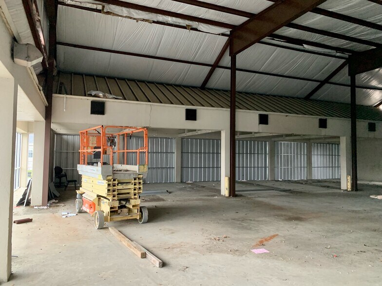 More Photos Of 6314 Jefferson Hwy, Harahan Light Distribution For Sale