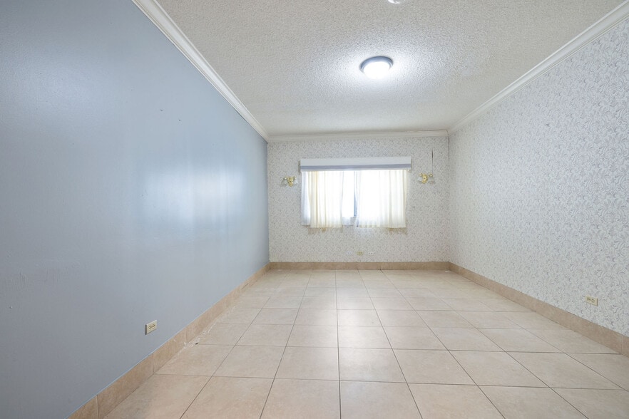 More Photos Of 151 SW 1st St, Dania Beach Assisted Living For Lease