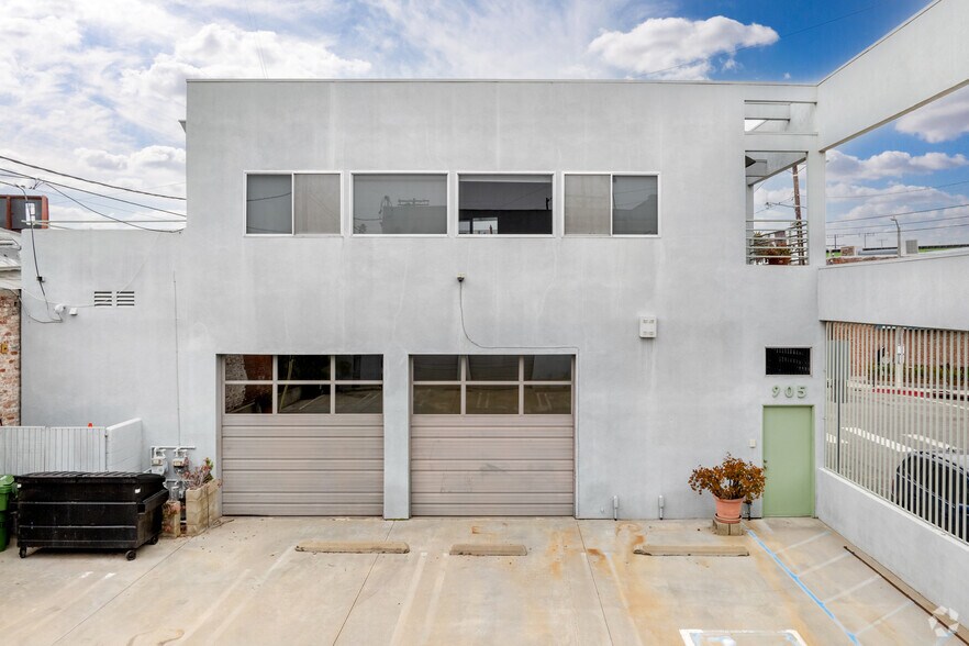 More Photos Of 905 Electric Ave, Venice Office For Lease