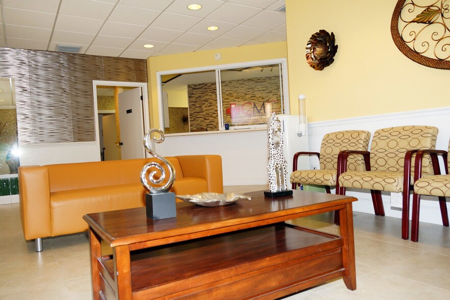 More Photos Of 7824 Lake Underhill Rd, Orlando Medical For Lease