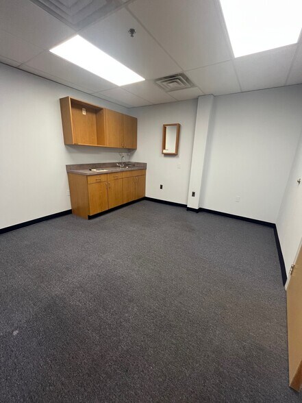 More Photos Of 1998 Springdale Rd, Cherry Hill Flex For Lease