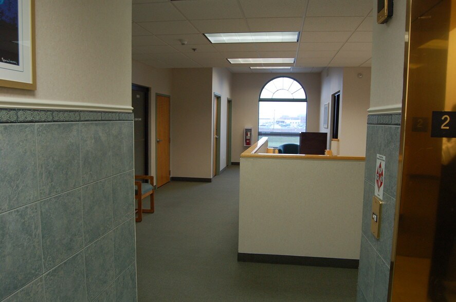 More Photos Of 1530 N Randall Rd, Elgin Medical For Lease