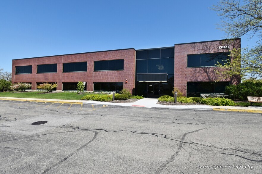 More Photos Of 1749 S Naperville Rd, Wheaton Medical For Lease