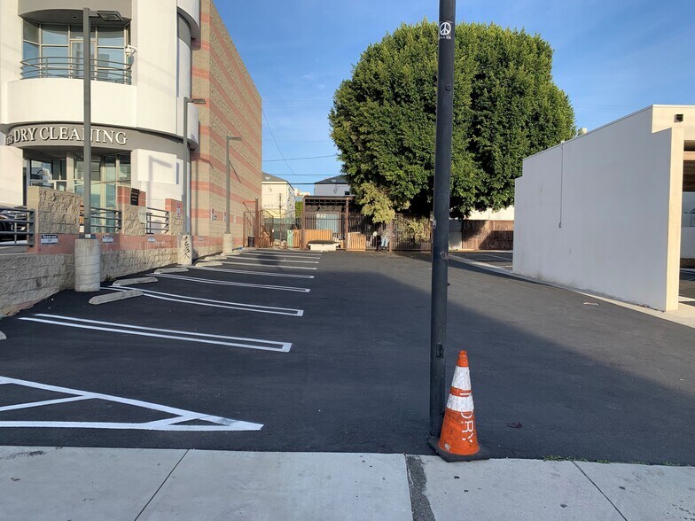 Primary Photo Of 832 N La Cienega Blvd, Los Angeles Land For Lease