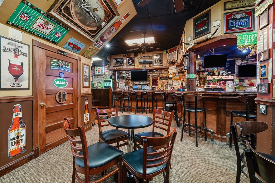 More Photos Of 212 20th St, Huntington Storefront Retail Residential For Sale