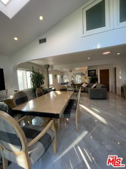 More Photos Of 425 Sunridge St, Playa Del Rey Multifamily For Sale