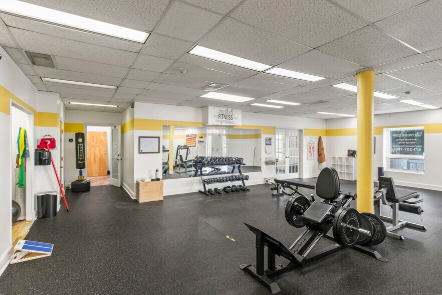 More Photos Of 604 S King St, Leesburg Office For Sale