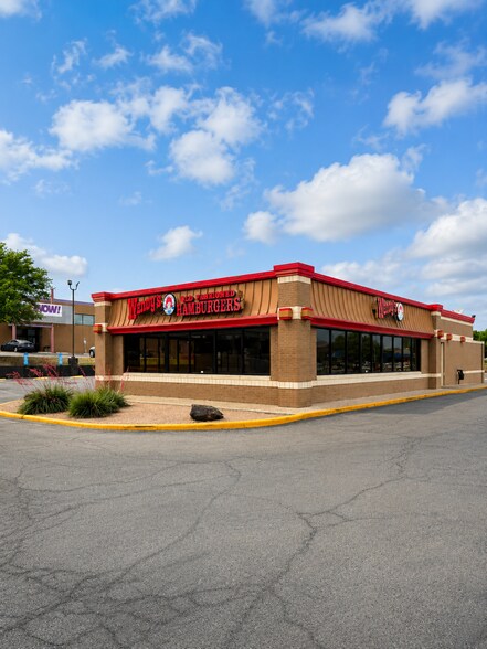 Primary Photo Of 5121 NW Loop 410, San Antonio Fast Food For Lease