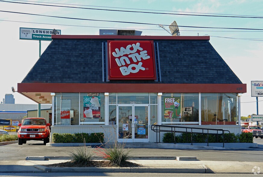 More Photos Of 4319 Vance Jackson Rd, San Antonio Fast Food For Lease