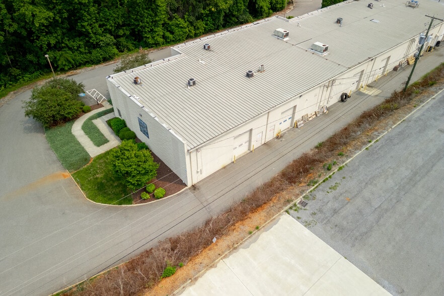 More Photos Of 1030 McConville Rd, Lynchburg Light Distribution For Sale