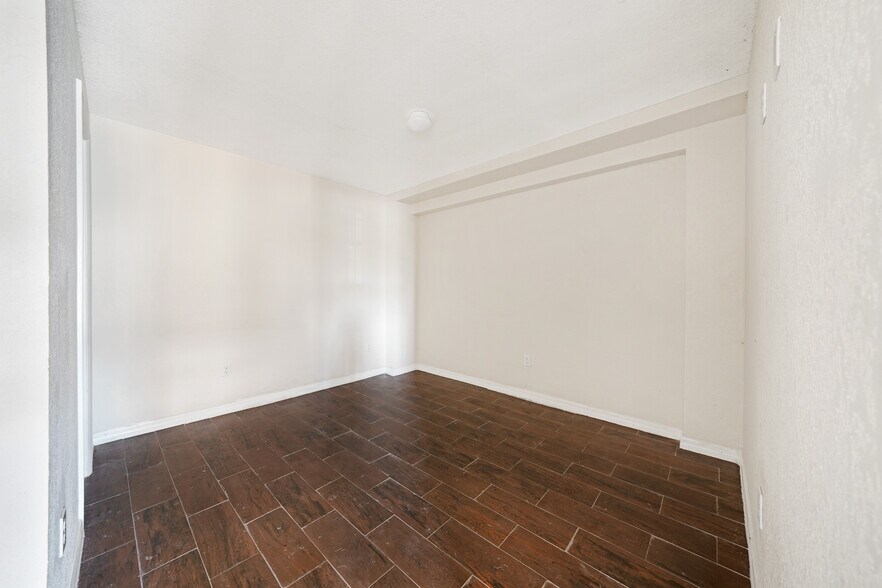More Photos Of 733 Dr Martin Luther King Jr Blvd W, Belle Glade Apartments For Sale