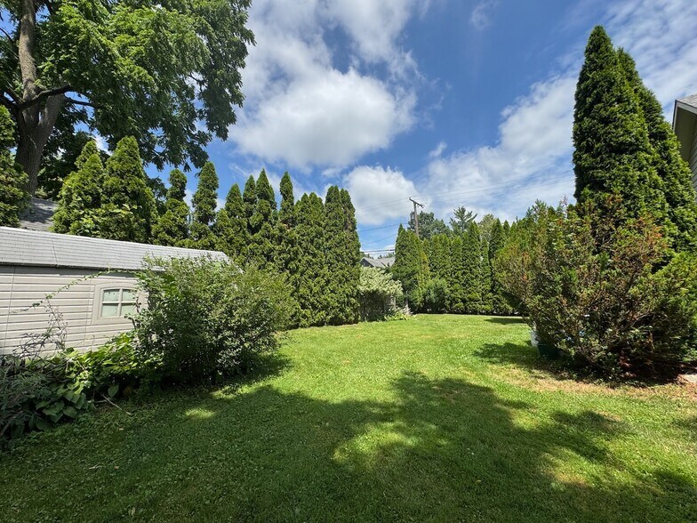 More Photos Of 5777 Summit St, Sylvania Specialty For Sale