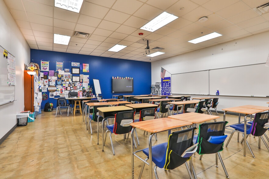 More Photos Of 4343 W Commerce St, San Antonio Schools For Sale