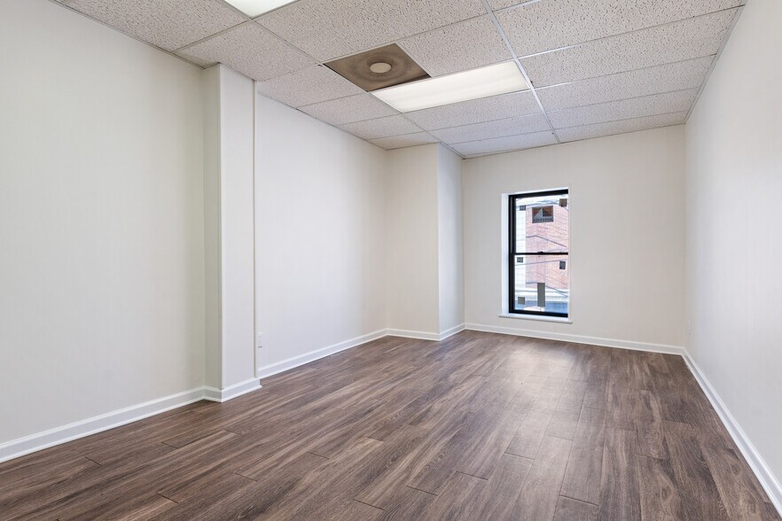 More Photos Of 1045 N Canal St, Pittsburgh Office For Sale