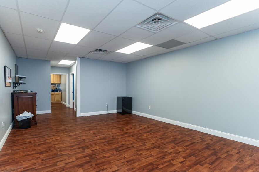 More Photos Of 442 State St, Belchertown Office Residential For Sale