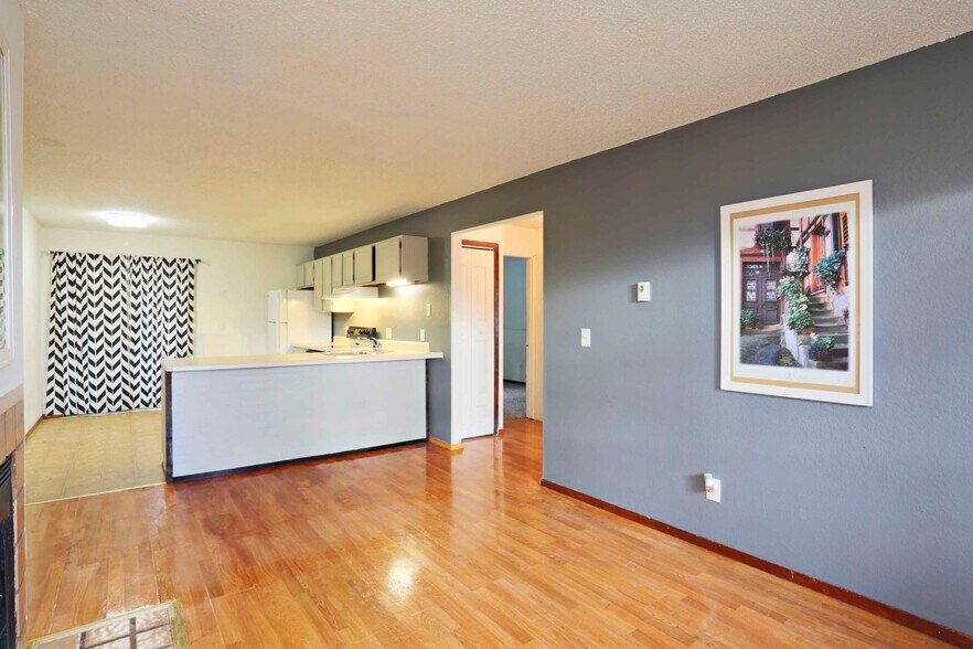 More Photos Of 935 Hathaway Dr, Colorado Springs Apartments For Sale