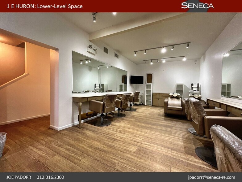 More Photos Of 1 E Huron St, Chicago Storefront For Sale