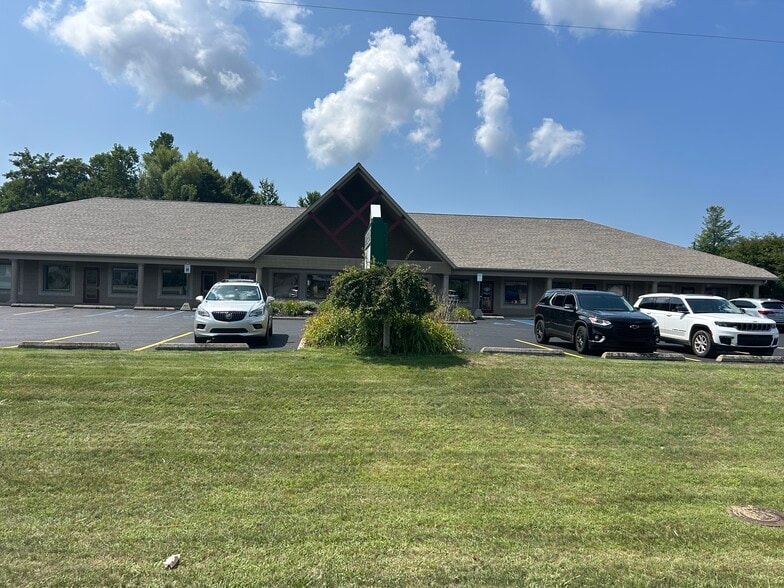 Primary Photo Of 4765 Airline Rd, Muskegon Storefront Retail Office For Lease