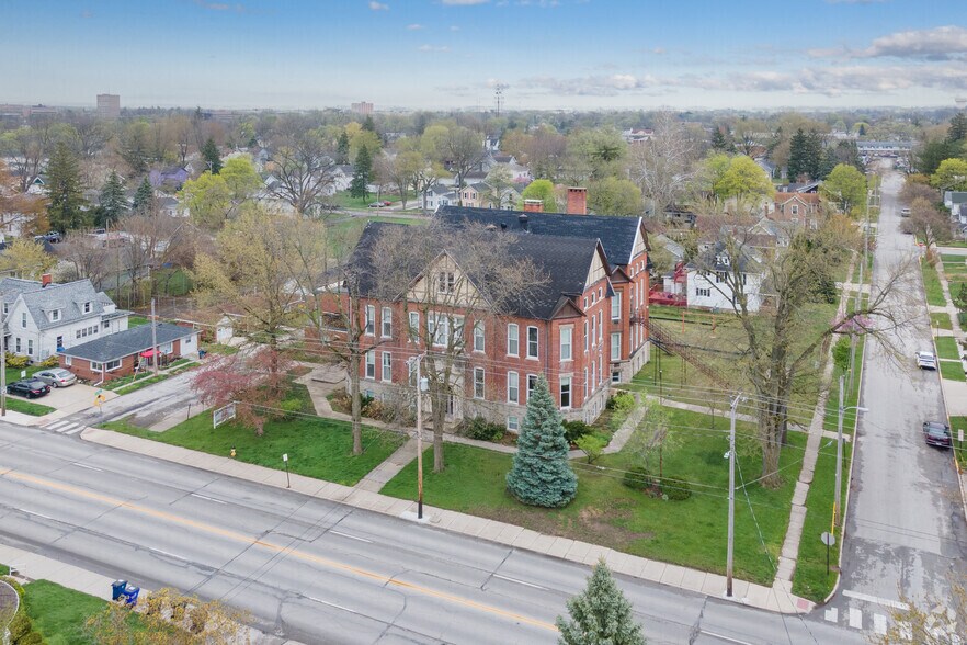 More Photos Of 437 S Main St, Bowling Green Schools For Sale