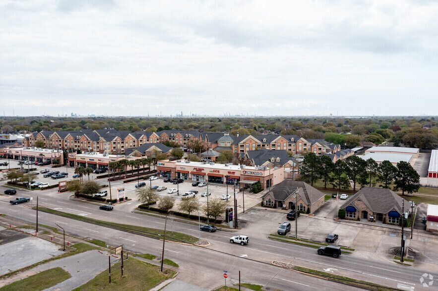 More Photos Of 3811 Center St, Deer Park Unknown For Lease