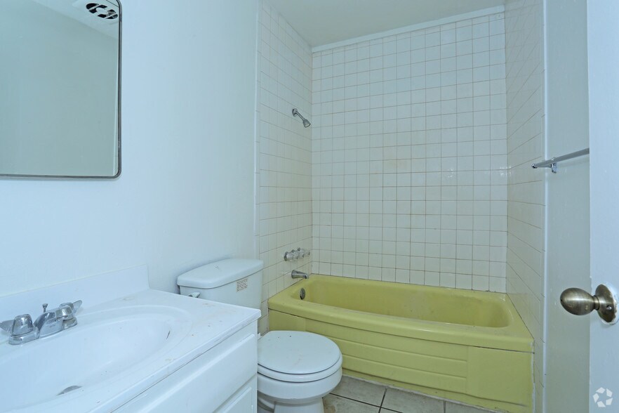 More Photos Of 5286 E Tropicana Ave, Las Vegas Apartments For Sale