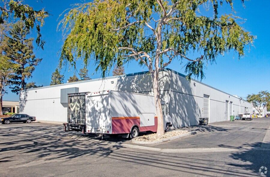 More Photos Of 3233-3283 De La Cruz Blvd, Santa Clara Warehouse For Lease