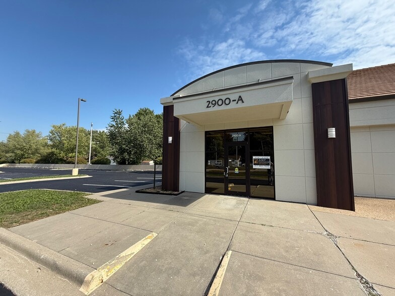 More Photos Of 2900 S National Ave, Springfield Medical For Lease