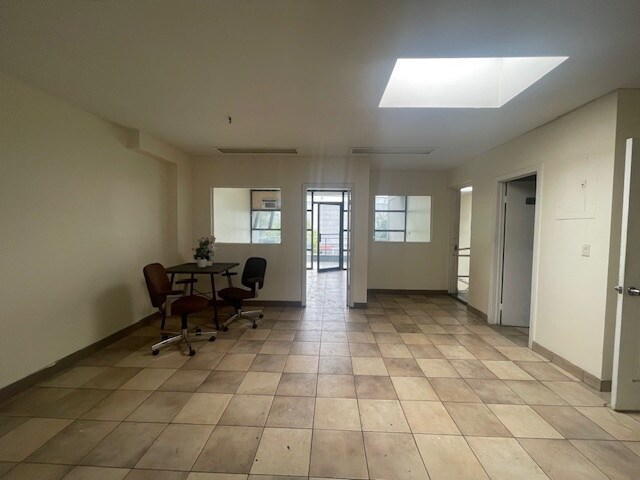 More Photos Of 24-24 49th St, Astoria Warehouse For Lease