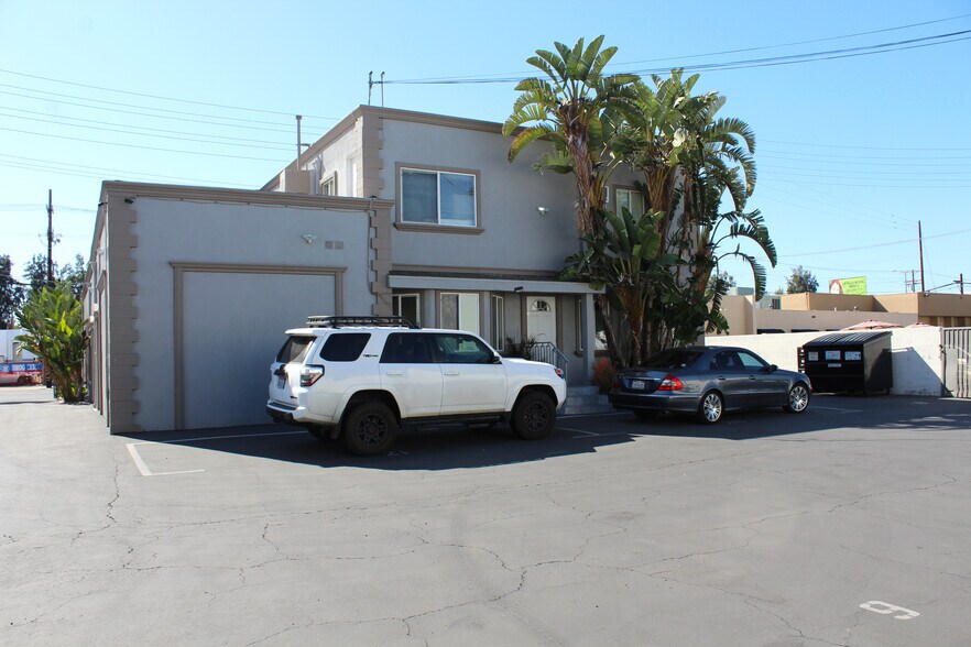 More Photos Of 6944 Reseda Blvd, Reseda Freestanding For Lease