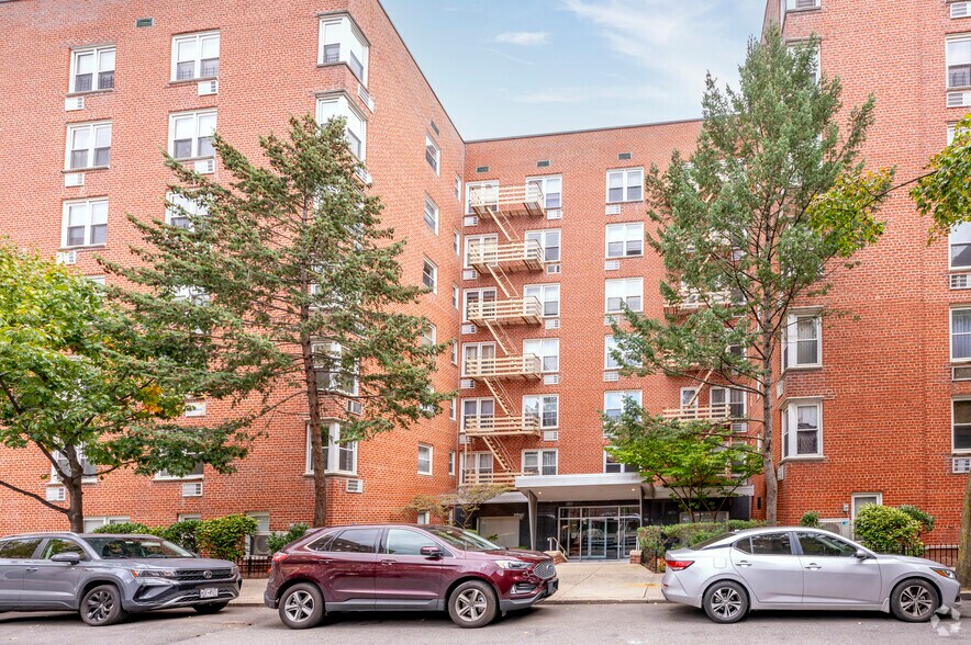 More Photos Of 1717 E 18th St, Brooklyn Apartments For Sale