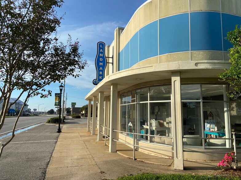More Photos Of 316 S McKenzie St, Foley Office For Lease