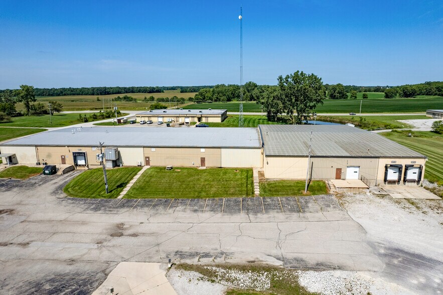 More Photos Of 6886 N CR 400 E, Kendallville Distribution For Lease