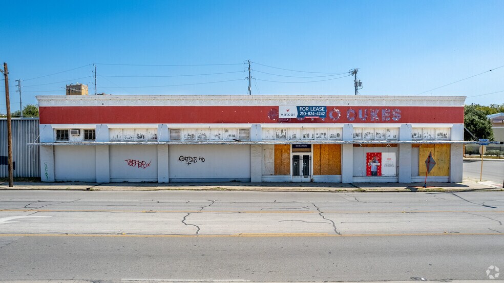More Photos Of 600-602 San Pedro Ave, San Antonio Storefront For Sale