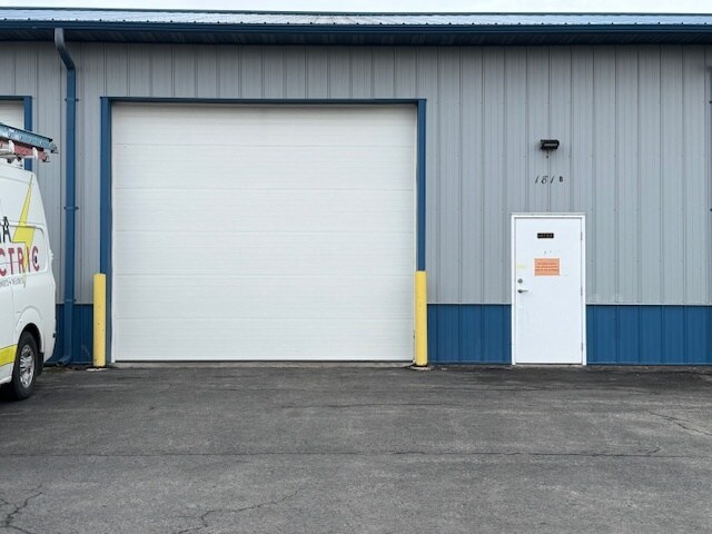 More Photos Of 181 Wolf St, Yorkville Warehouse For Sale