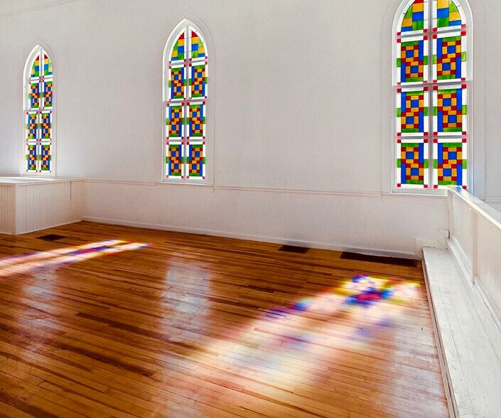 More Photos Of 407 Jacob St, Saint Jacob Specialty For Sale