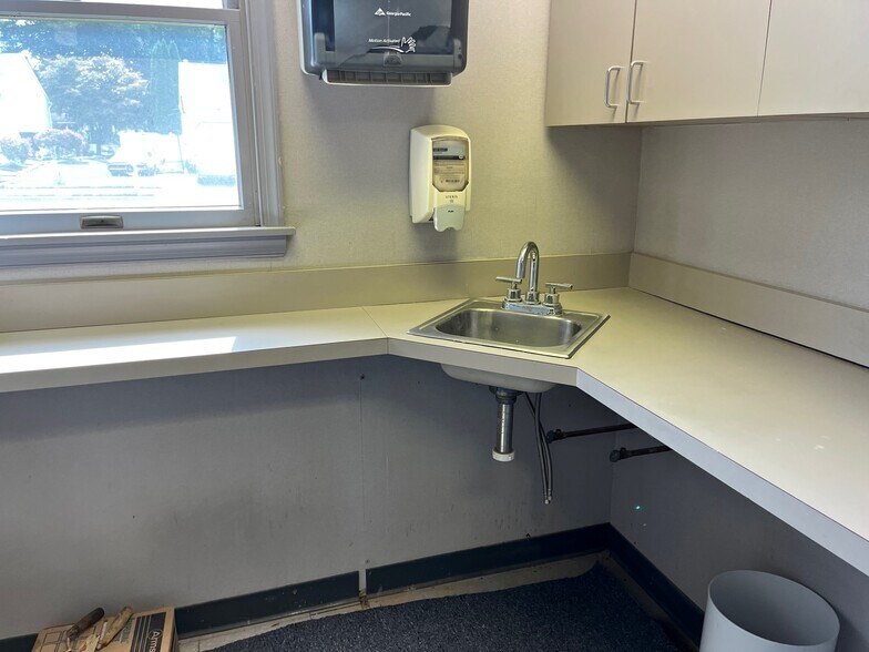 More Photos Of 2275 Whitehorse Mercerville Rd, Hamilton Office For Sale