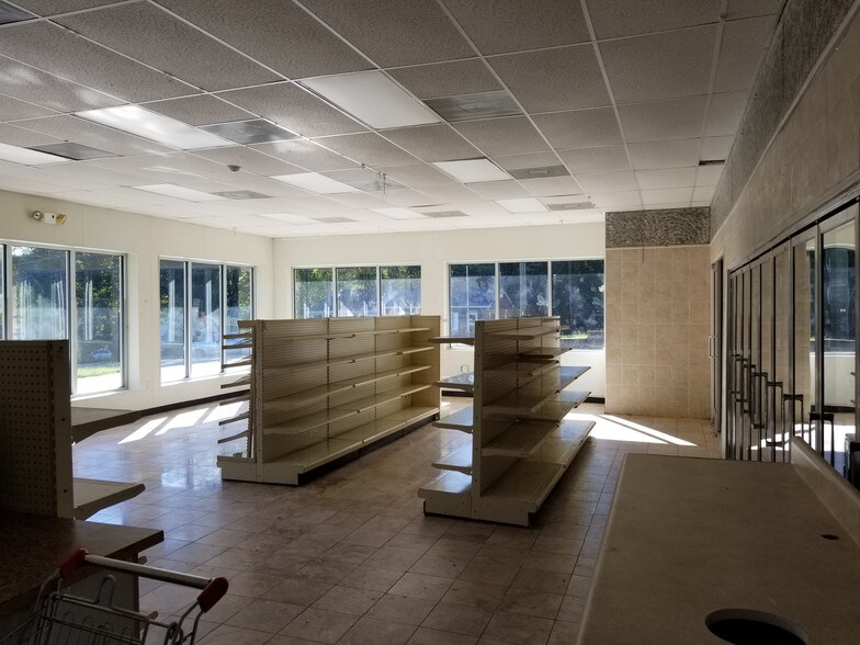 More Photos Of 317 Liberty Rd, Archdale Convenience Store For Sale