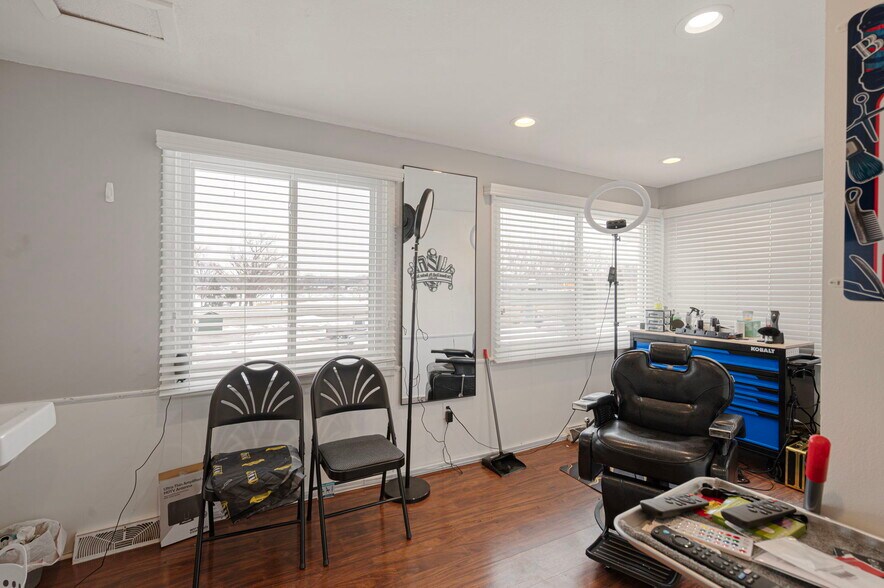 More Photos Of 3826 W Broadway Ave, Minneapolis Medical For Sale