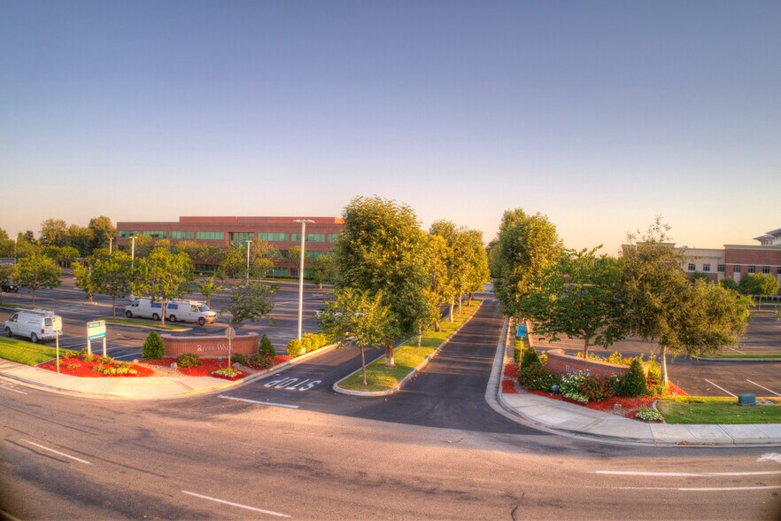 More Photos Of 10000 Stockdale Hwy, Bakersfield Office For Lease