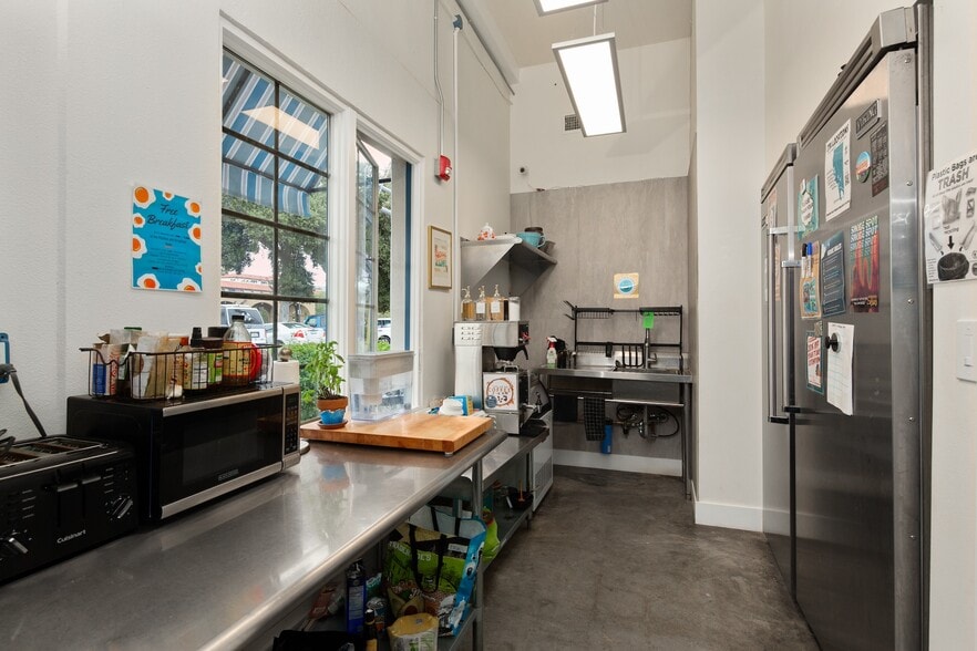 More Photos Of 134 Chapala St, Santa Barbara Hospitality For Sale