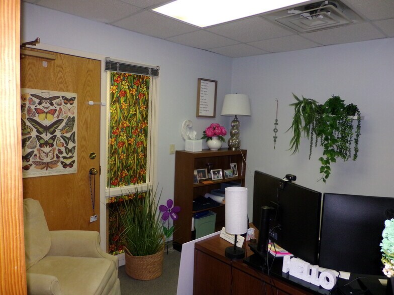 More Photos Of 67 Water St, Laconia Medical For Lease
